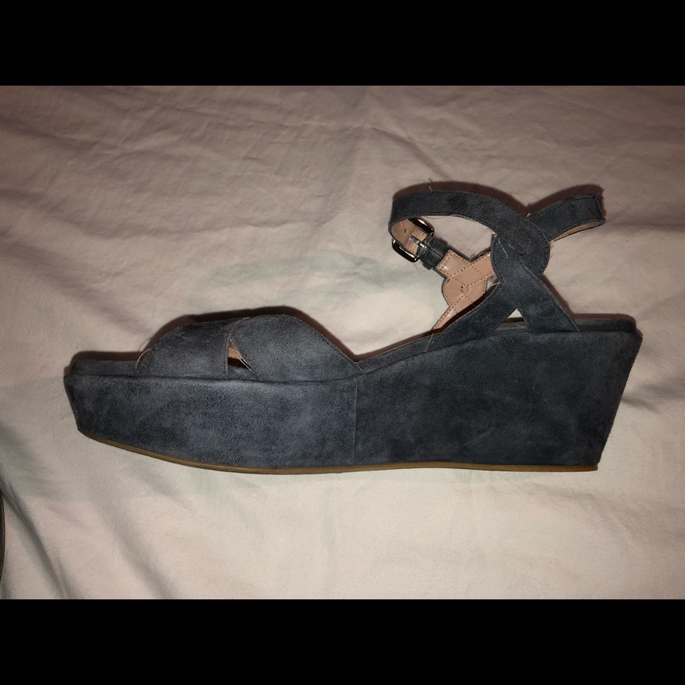 Stuart weitzman Lovely blue suede 3” sandals